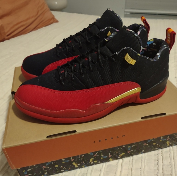 *SOLD* Jordan 12 Low SE SupeR Bowl LV - Picture 3 of 5